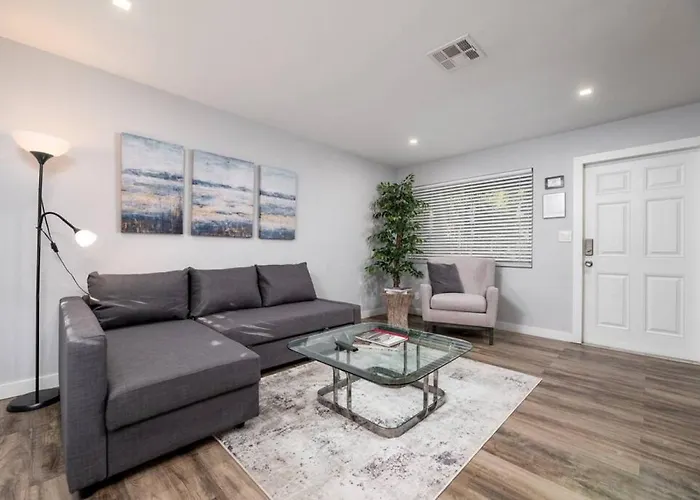 The Palms At Middle River Terrace 4